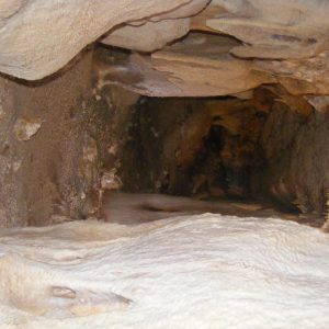 Les Grottes de Belobaka
